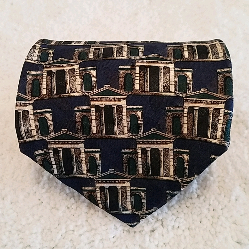 Structure La Collerioni Roman Building Necktie